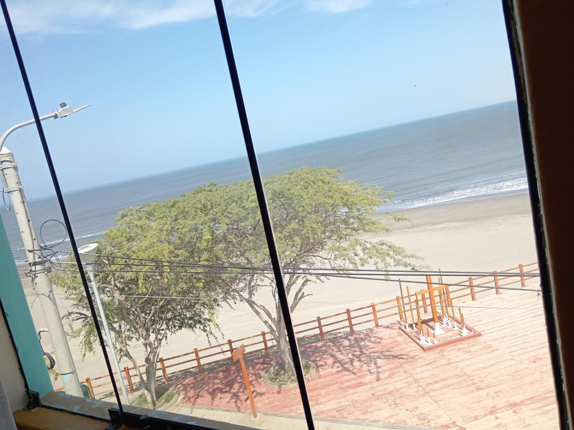 Hospedaje Restaurante El Hombre Пуэрто Чикама Экстерьер фото